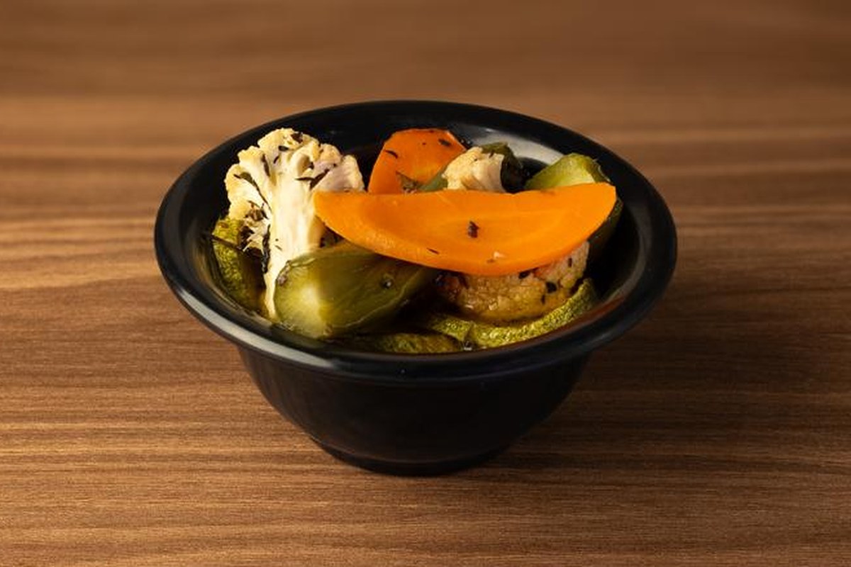 Chiles en Escabeche con Verduras